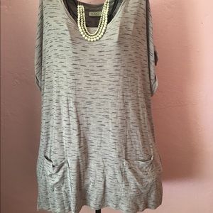 LOGO LORI GOLDSTEIN TUNIC